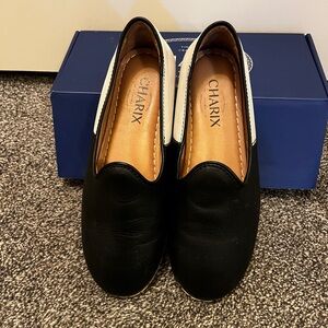 CHARIX Black and White Women's Slip-On Loafers
